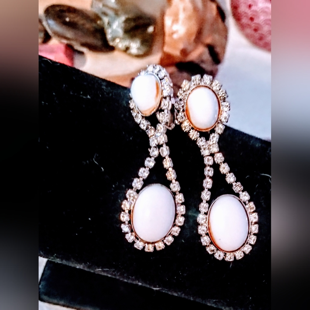 Vintage Rhinestone Drop Clip-on Earrings
